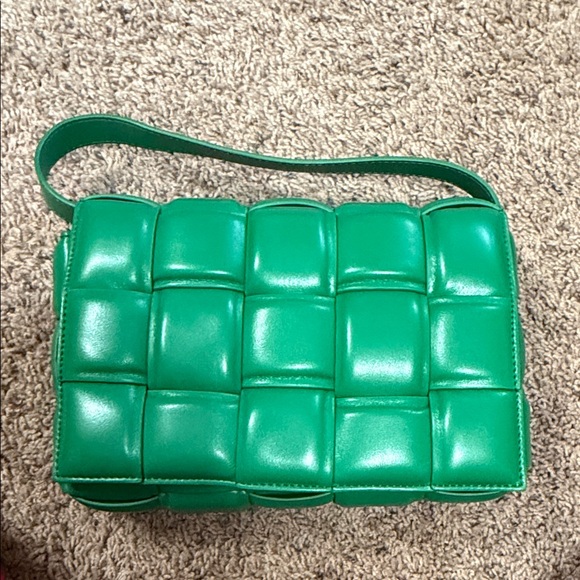 Dhgate Handbags - Elegant Green Quilted Crossbody Bag